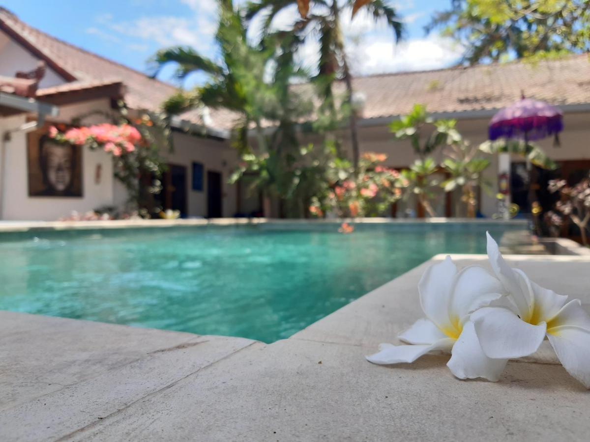 Dream Hotel Gili Trawangan Exterior photo
